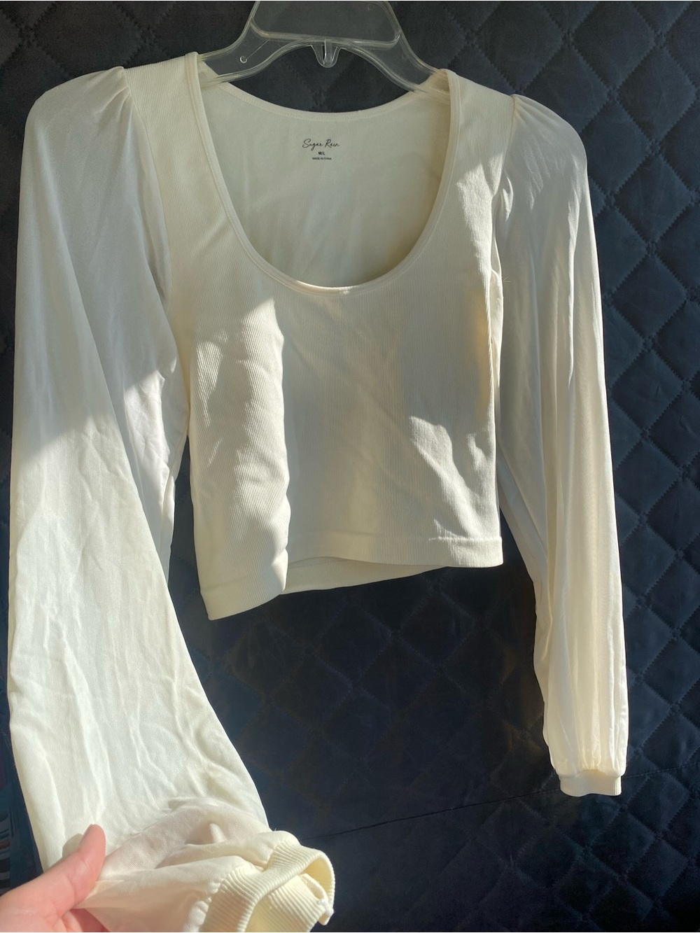 White Long balloon Sleeve Scoop Neck Crop Top